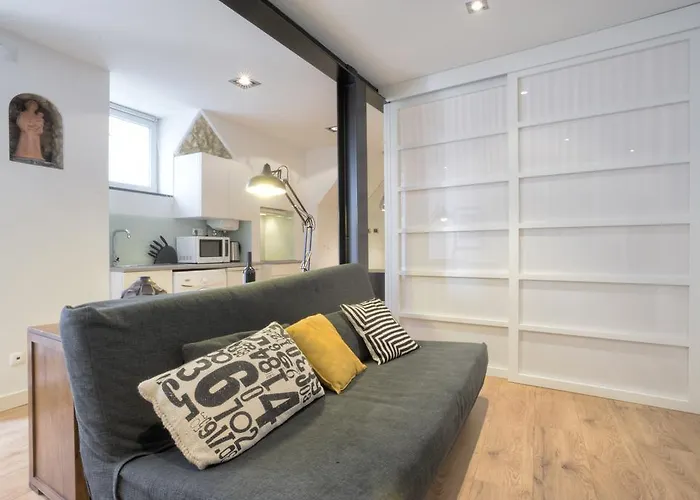 Bmyguest - Castelo Charming Flat